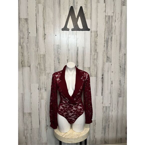 Discovery Tops - Laced bodysuit size medium